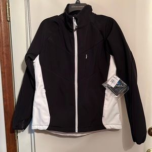 Size extra large women’s Denali fall/winter coat in white and black with hood